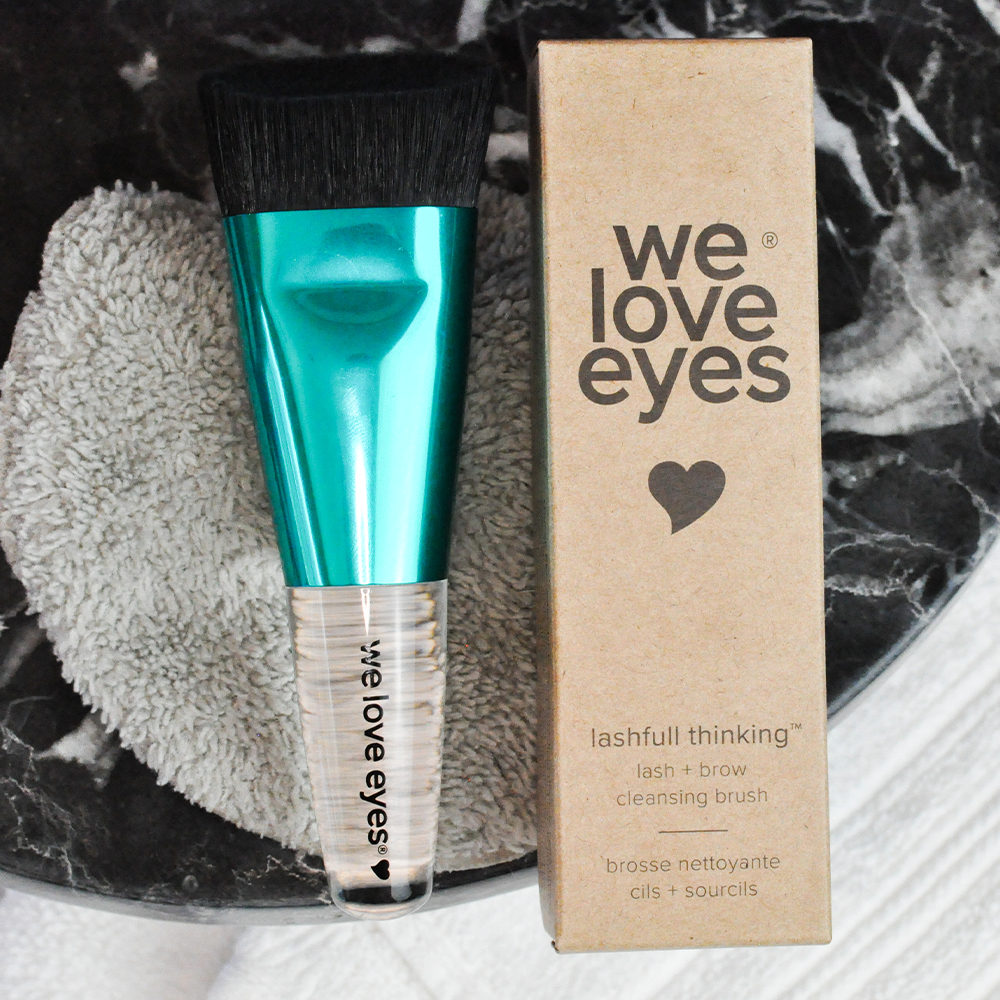 We Love Eyes Eyelid Margin Cleansing Brush — Roberts & Brown Opticians
